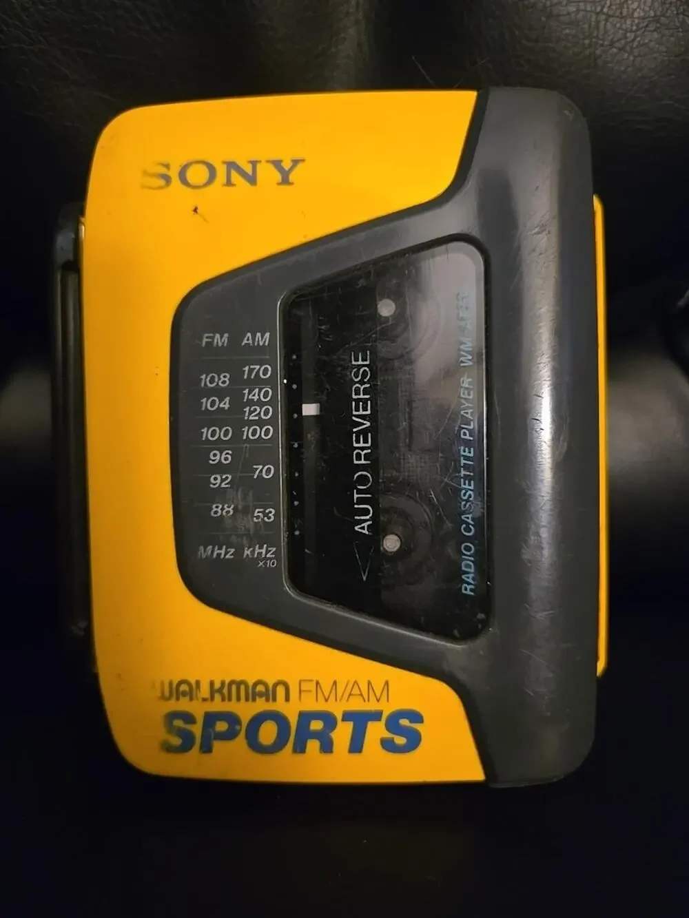 Sony Sports Walkman WM-AF59 Yellow FM/AM Cassette Player Parts Repair Vintage